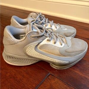 Nike Big Kids Light Gray Athletic Shoes